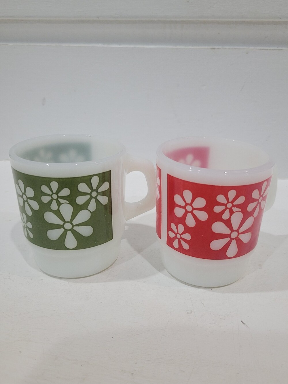 2 Vintage daisy mugs Anchor Hocking 1960s